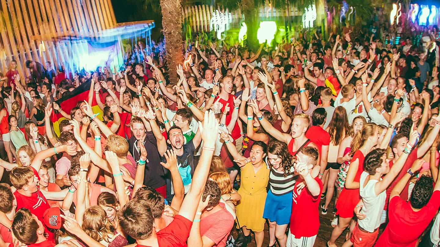 Crystal-Tours Red Love Party